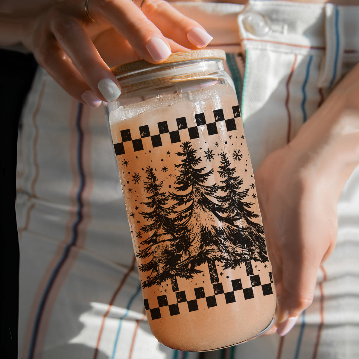 17oz retro Christmas glass tumbler - Vintage tree holiday coffee cup with bamboo lid straw - Festive kitchen gift
Holiday glass coffee cup 17oz - Retro Christmas tree vintage tumbler bamboo lid - Checkered festive drinkware